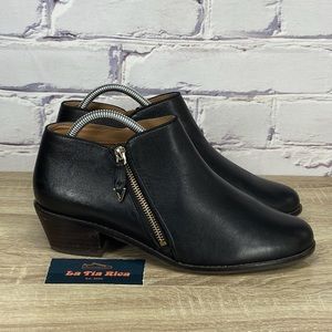 Vionic Jolene Black Leather Ankle Boots